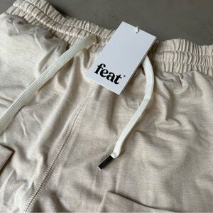 NWT Feat Roam Joggers